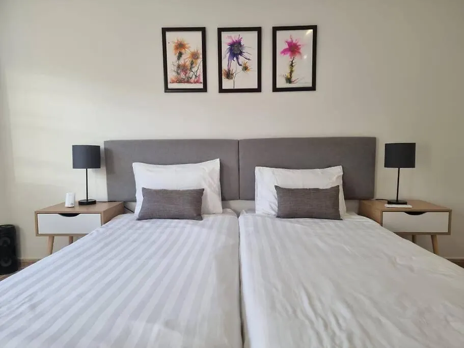 Sea Views Near Beach/Golfcourse With Exterior Hot Tub Alcaidesa 0*,